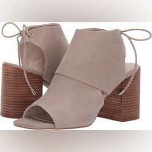 Kenneth Cole New York Katarina 7 Peep Toe Stacked Block Heel Sandal